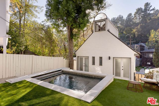 1906 N Beverly Glen Boulevard, Los Angeles, CA 90077