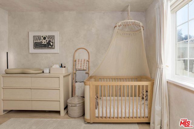 1906 N Beverly Glen Boulevard, Los Angeles, CA 90077