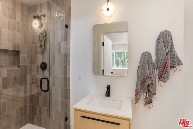 1906 N Beverly Glen Boulevard, Los Angeles, CA 90077