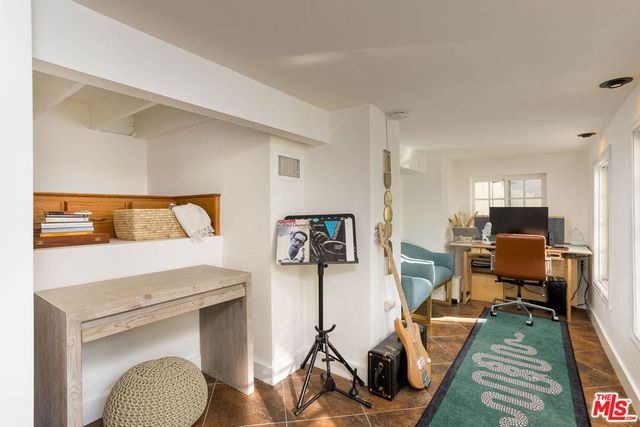 1906 N Beverly Glen Boulevard, Los Angeles, CA 90077