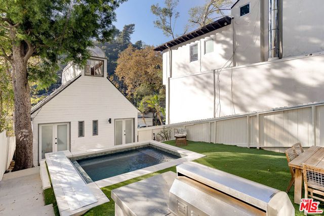 1906 N Beverly Glen Boulevard, Los Angeles, CA 90077