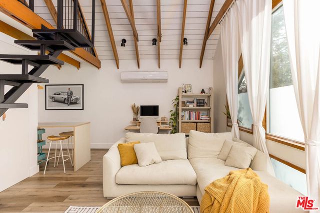 1906 N Beverly Glen Boulevard, Los Angeles, CA 90077