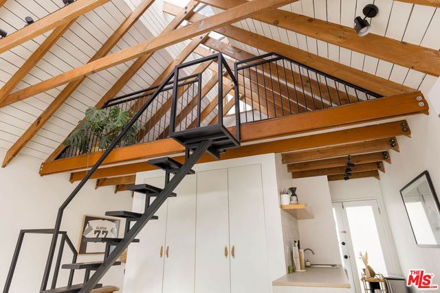 1906 N Beverly Glen Boulevard, Los Angeles, CA 90077