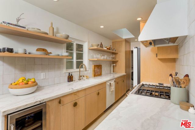 1906 N Beverly Glen Boulevard, Los Angeles, CA 90077