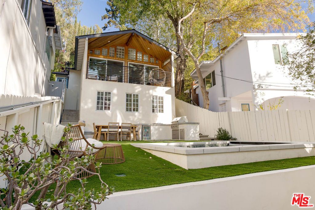 1906 N Beverly Glen Boulevard, Los Angeles, CA 90077