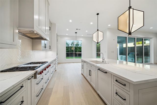 2244 North Boulevard, Houston, TX 77098