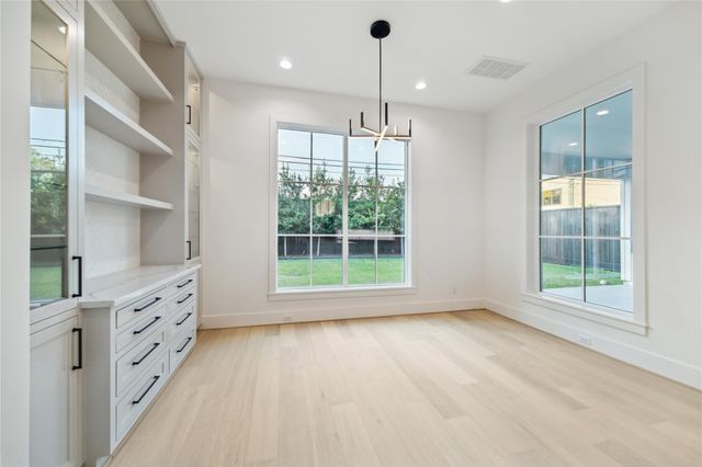 2244 North Boulevard, Houston, TX 77098