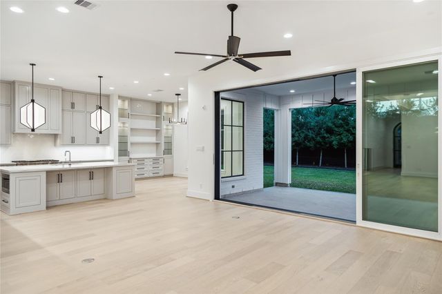 2244 North Boulevard, Houston, TX 77098