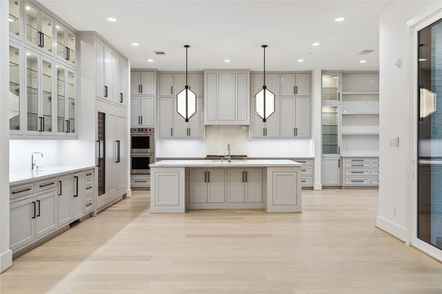 2244 North Boulevard, Houston, TX 77098