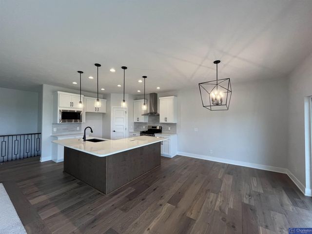 20021 P Street, Omaha, NE 68135