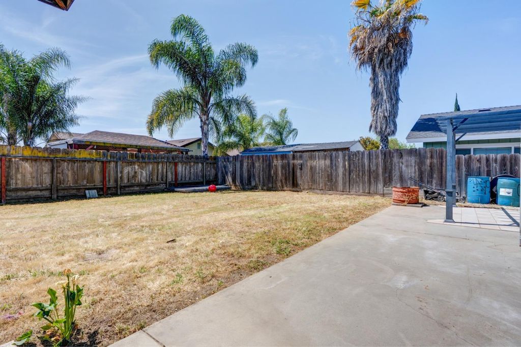Image 36 of property listing at 6555 Eden Avenue, Winton, CA 95388