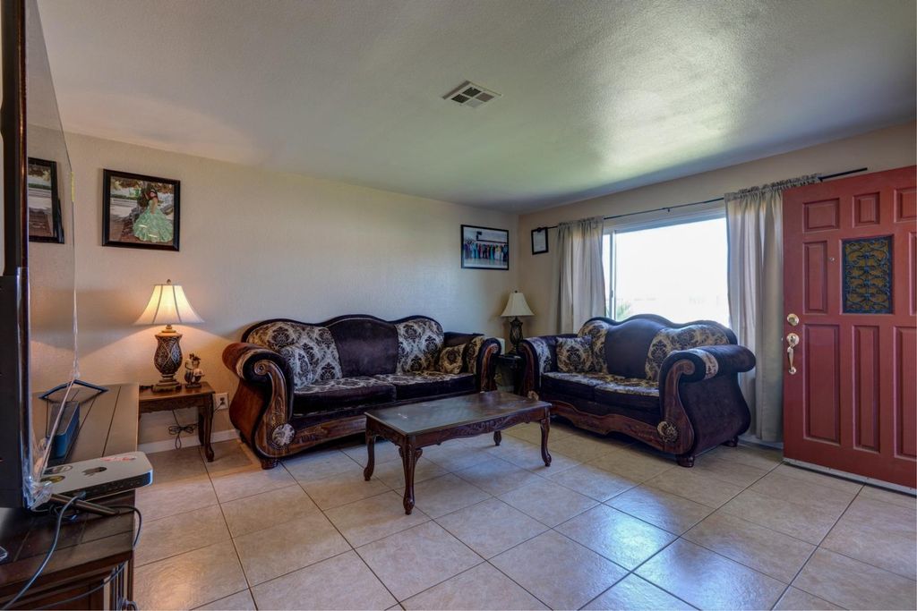 Image 6 of property listing at 6555 Eden Avenue, Winton, CA 95388