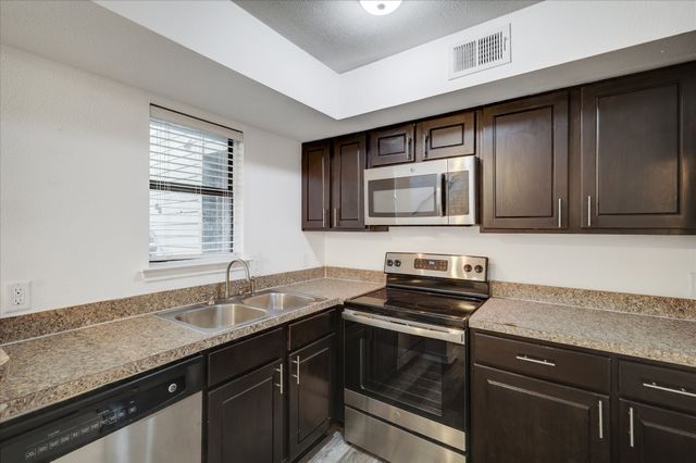 9831 Walnut Street 212, Dallas, TX 75243