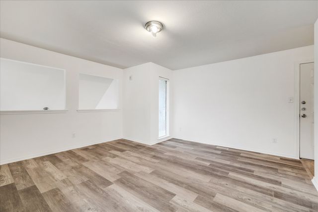 9831 Walnut Street 212, Dallas, TX 75243