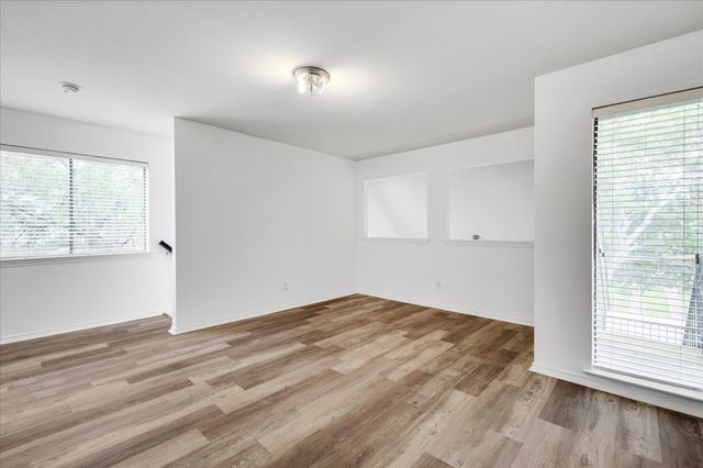 9831 Walnut Street 212, Dallas, TX 75243