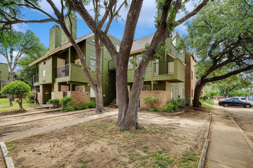 9831 Walnut Street 212, Dallas, TX 75243