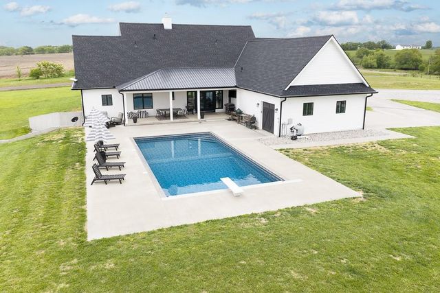 22852 Dempsey Road, Leavenworth, KS 66048