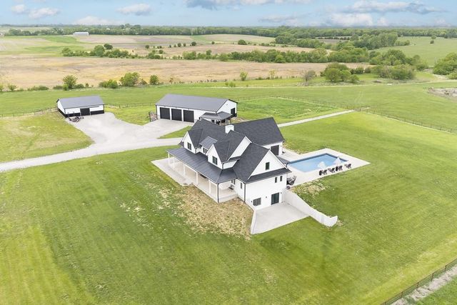 22852 Dempsey Road, Leavenworth, KS 66048