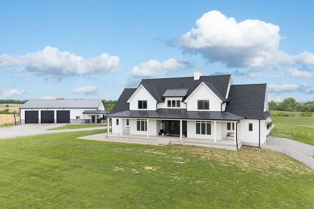 22852 Dempsey Road, Leavenworth, KS 66048