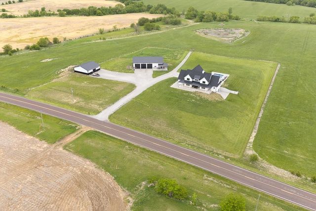 22852 Dempsey Road, Leavenworth, KS 66048