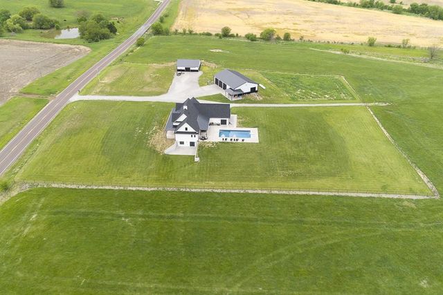 22852 Dempsey Road, Leavenworth, KS 66048