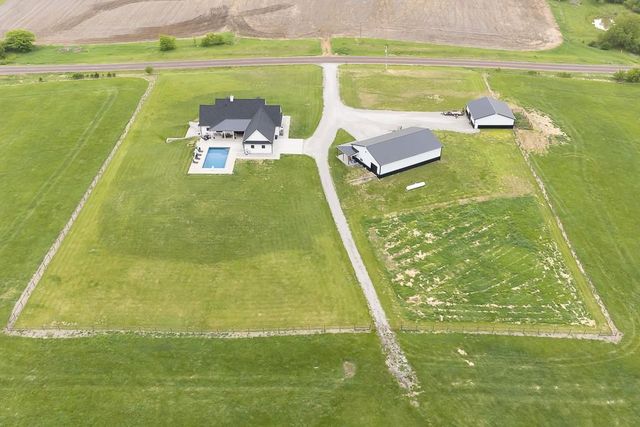 22852 Dempsey Road, Leavenworth, KS 66048