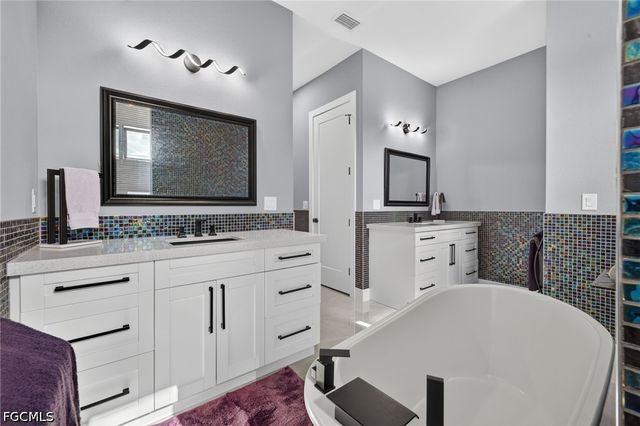 3106 NW 45th PL, Cape Coral, FL 33993