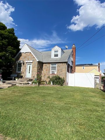 35 Nassau Boulevard, West Hempstead, NY 11552