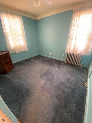 35 Nassau Boulevard, West Hempstead, NY 11552
