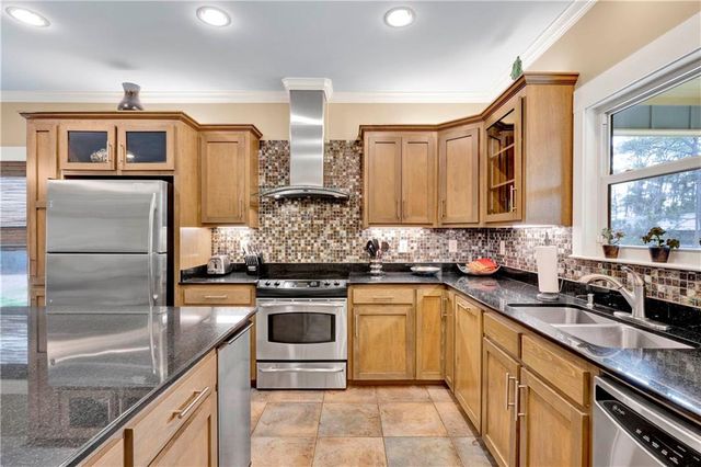 166 Orleans Drive, Dauphin Island, AL 36528