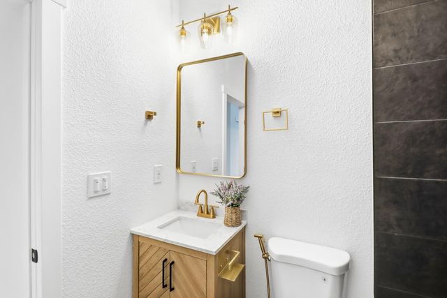 411 Alhambra Blvd, Sacramento, CA 95816