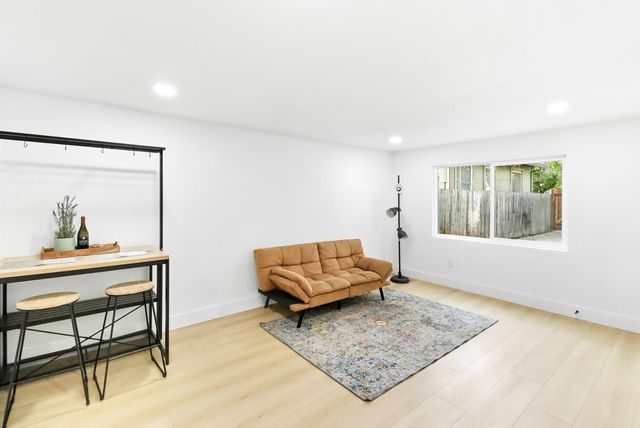 411 Alhambra Blvd, Sacramento, CA 95816