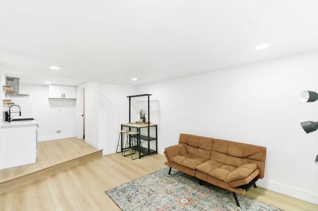 411 Alhambra Blvd, Sacramento, CA 95816