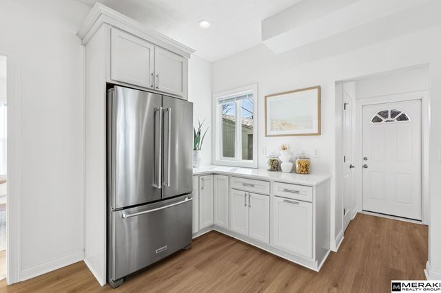 4809 Cass Street, Omaha, NE 68132