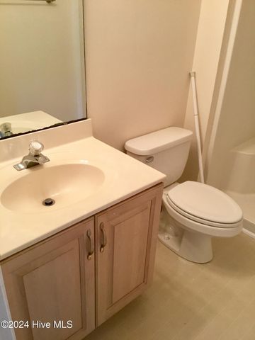 5813 Wrightsville Avenue Apt 122, Wilmington, NC 28403