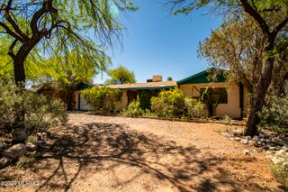 2806 E Seneca Street, Tucson, AZ 85716