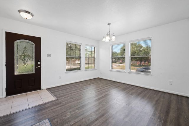 4614 Pin Oak, Kingwood, TX 77345
