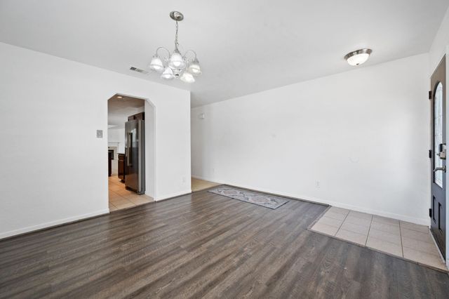 4614 Pin Oak, Kingwood, TX 77345