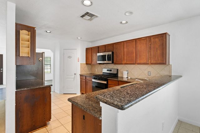 4614 Pin Oak, Kingwood, TX 77345