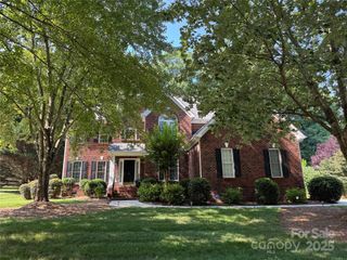 155 Huntfield Way, Mooresville, NC 28117