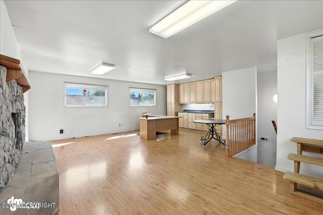 275 S Hoyt Street, Anchorage, AK 99508