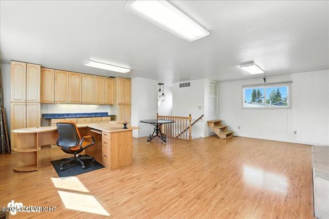 275 S Hoyt Street, Anchorage, AK 99508