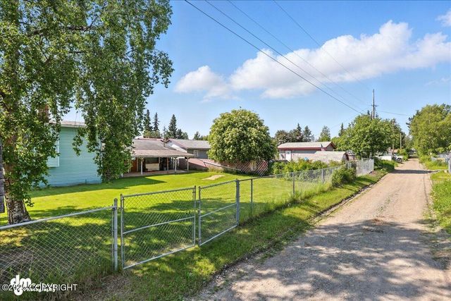 275 S Hoyt Street, Anchorage, AK 99508