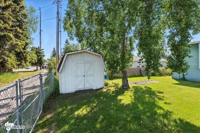 275 S Hoyt Street, Anchorage, AK 99508