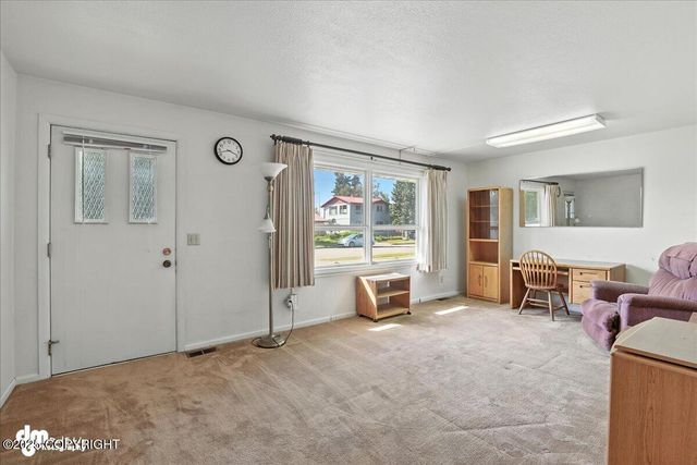 275 S Hoyt Street, Anchorage, AK 99508