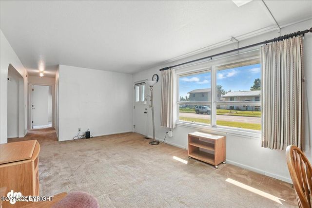 275 S Hoyt Street, Anchorage, AK 99508