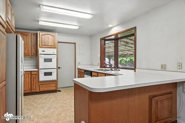 275 S Hoyt Street, Anchorage, AK 99508