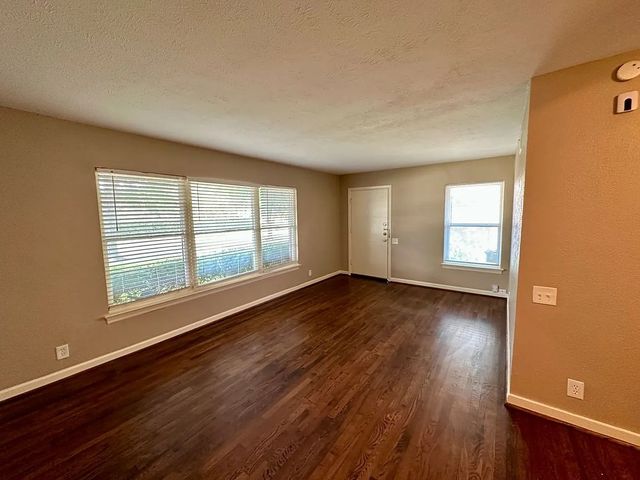 6205 Saint Moritz Avenue, Dallas, TX 75214