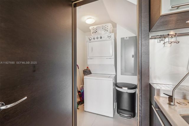 6000 Collins Ave 306, Miami Beach, FL 33140