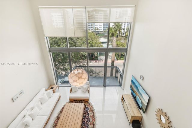 6000 Collins Ave 306, Miami Beach, FL 33140